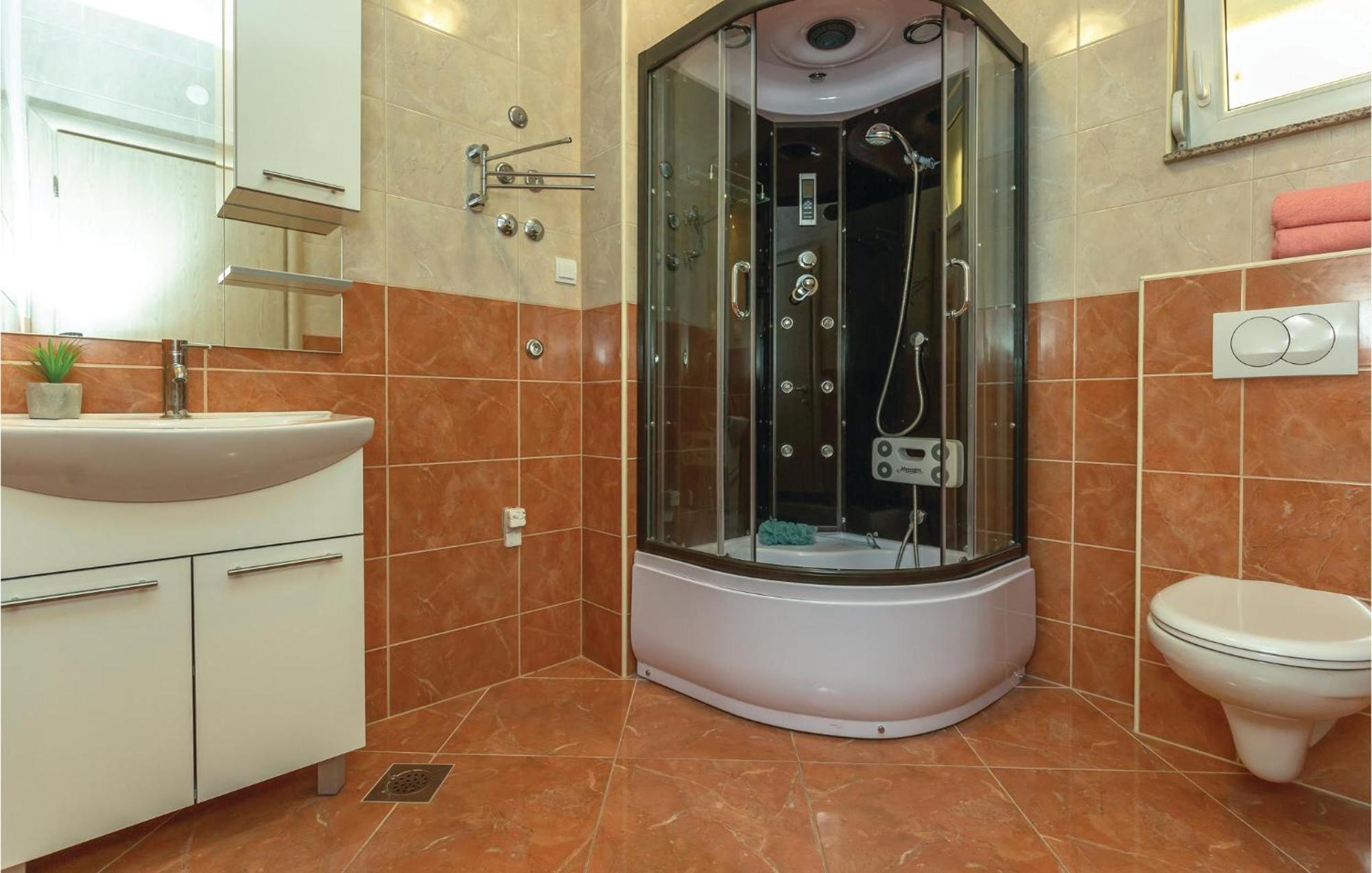 Nice Apartment In Krvavica With House Sea View Exterior foto